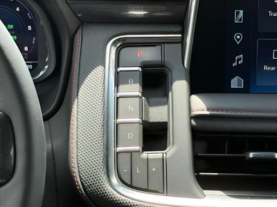 2024 Chevrolet Suburban 4WD 4dr RST
