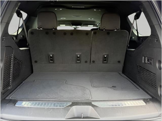 2024 Chevrolet Suburban 4WD 4dr RST