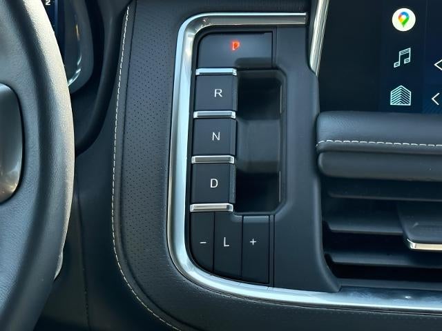 2022 Chevrolet Suburban 4WD 4dr Premier