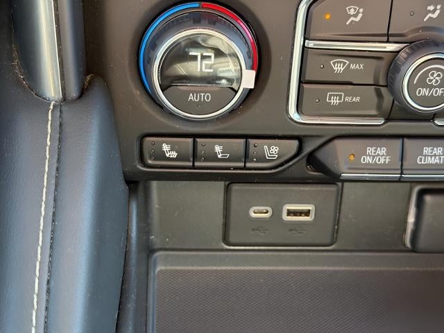 2022 Chevrolet Suburban 4WD 4dr Premier