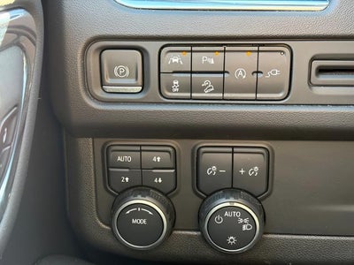 2022 Chevrolet Suburban 4WD 4dr Premier