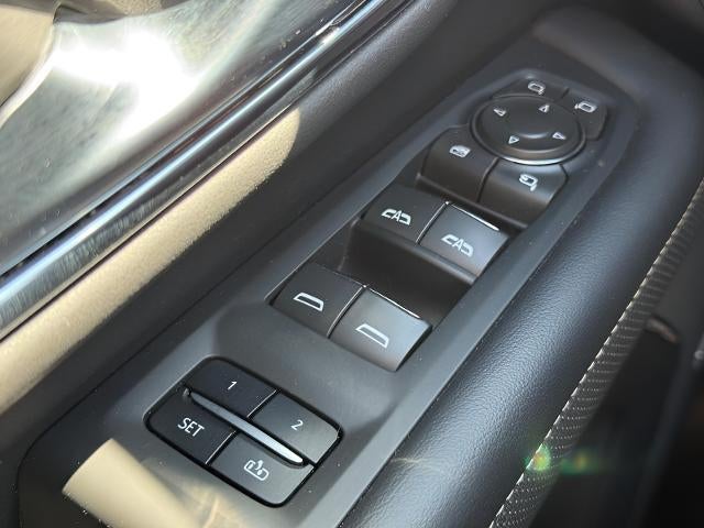 2022 Chevrolet Suburban 4WD 4dr Premier