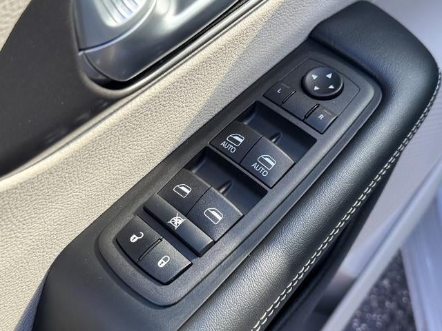 2024 Chrysler Pacifica Touring L FWD