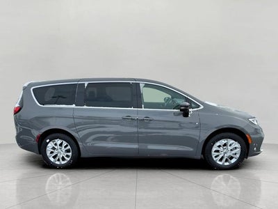 2025 Chrysler Pacifica Select AWD