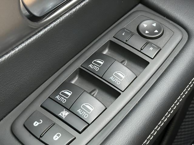 2025 Chrysler Pacifica Select AWD