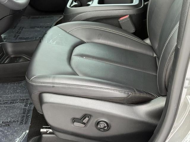 2025 Chrysler Pacifica Select AWD