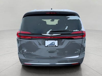 2025 Chrysler Pacifica Select AWD