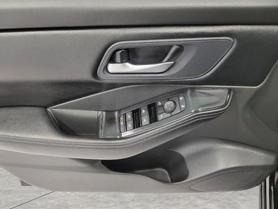 2025 Nissan Rogue AWD SV