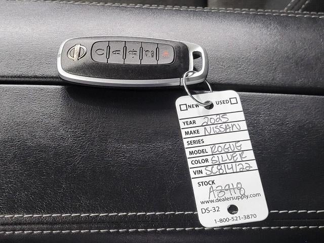 2025 Nissan Rogue AWD SV