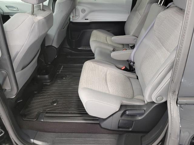 2025 Toyota Sienna LE FWD 8-Passenger