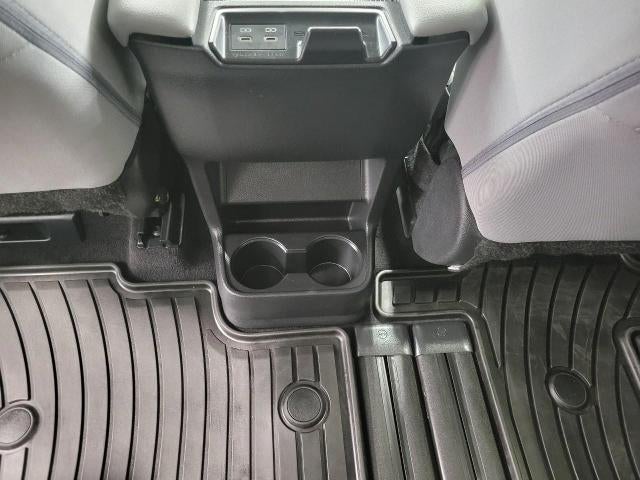 2025 Toyota Sienna LE FWD 8-Passenger