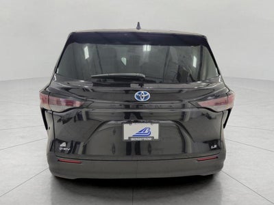 2025 Toyota Sienna LE FWD 8-Passenger