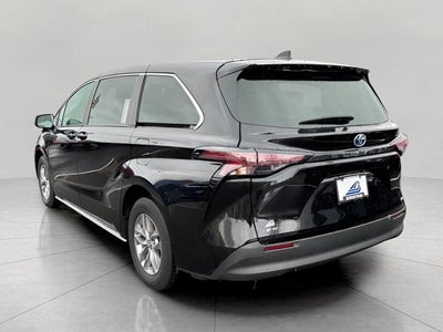 2025 Toyota Sienna LE FWD 8-Passenger