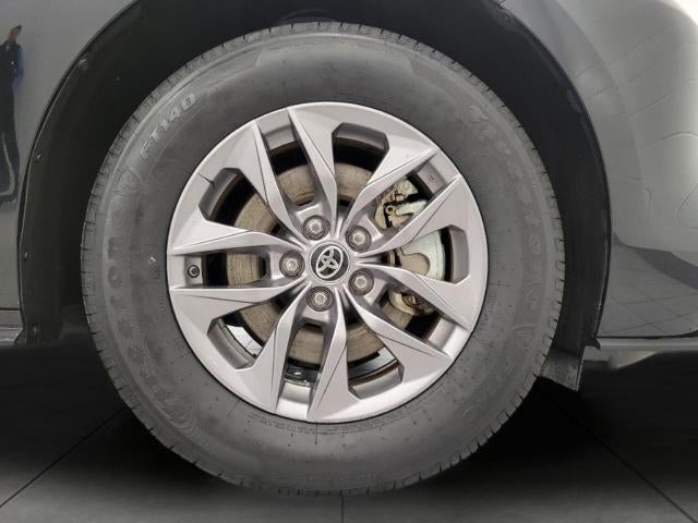 2025 Toyota Sienna LE FWD 8-Passenger