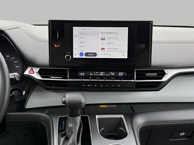2025 Toyota Sienna LE FWD 8-Passenger