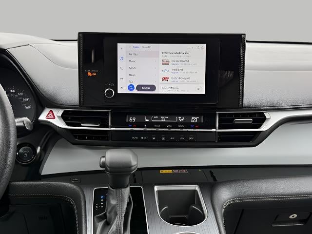 2025 Toyota Sienna LE FWD 8-Passenger