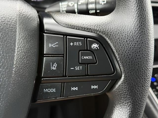 2025 Toyota Sienna LE FWD 8-Passenger