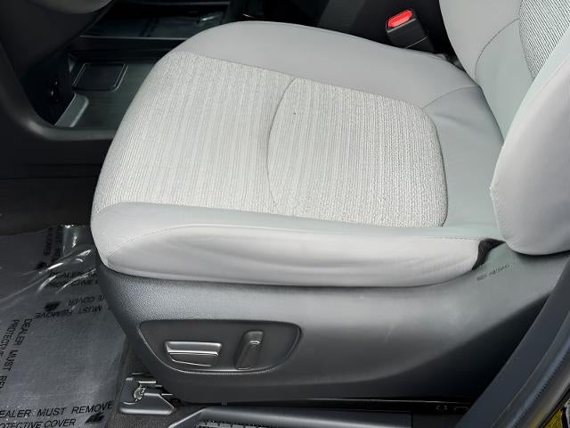 2025 Toyota Sienna LE FWD 8-Passenger